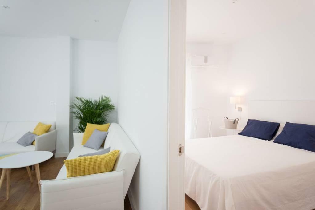 Lyrioshomes Malaga Cervantes Εξωτερικό φωτογραφία